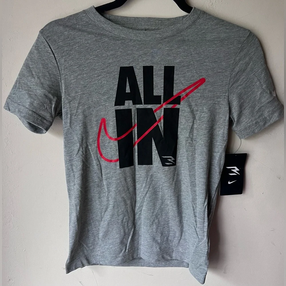 💚 Nike Big Boys Crew Neck Short Sleeve Graphic T-Shirt size‎ Small